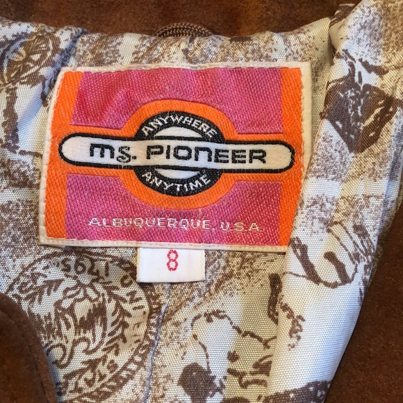 Vintage Leather pull over jacket with tassels - Picture 7 of 9